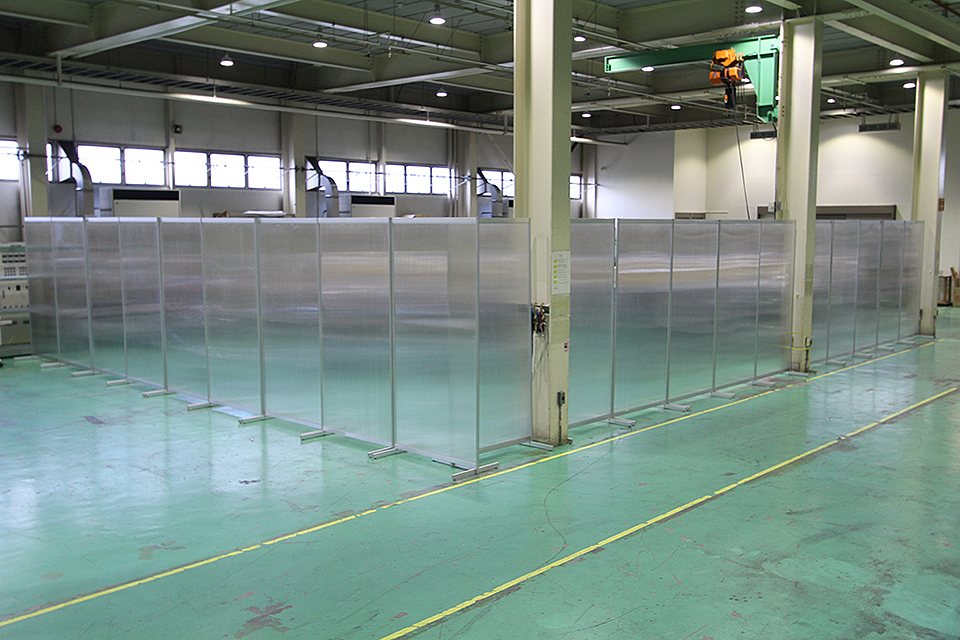 中空ポリカ仕様のパーテーション 株式会社ソフケン