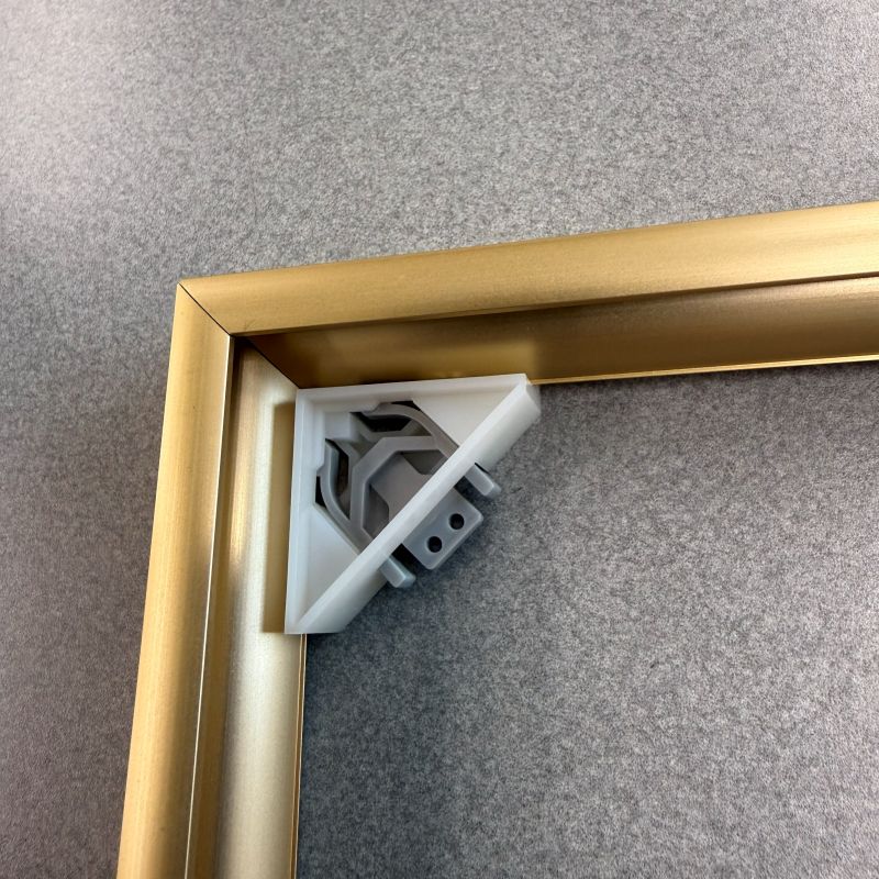 フレームを閉じた状態。コーナー部のアップ（2）