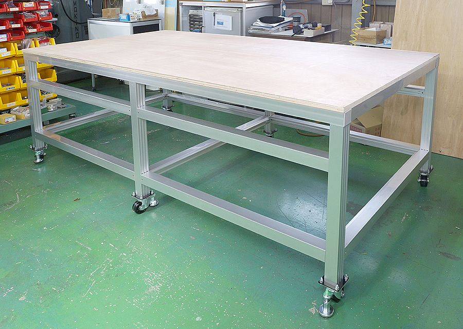 大型（4 × 8サイズ合板）のオリジナル作業台（ワークテーブル）、製造工程（2）