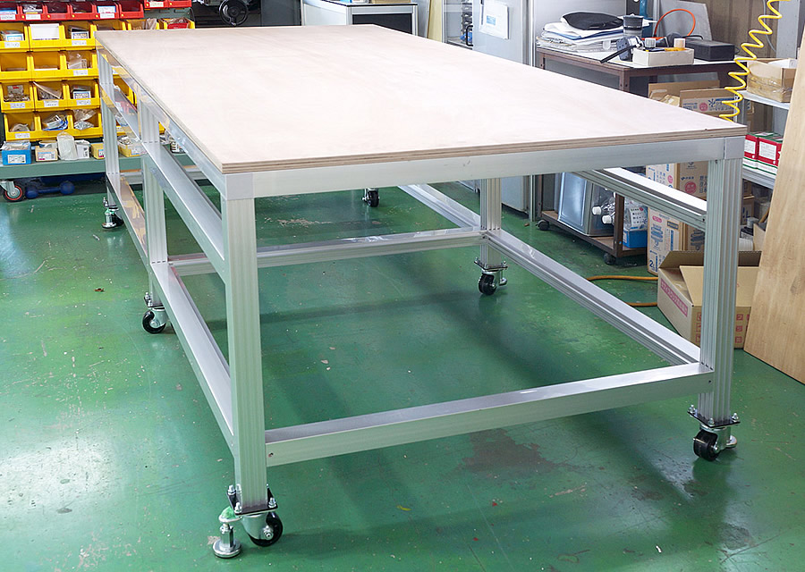大型（4 × 8サイズ合板）のオリジナル作業台（ワークテーブル）、製造工程（1）