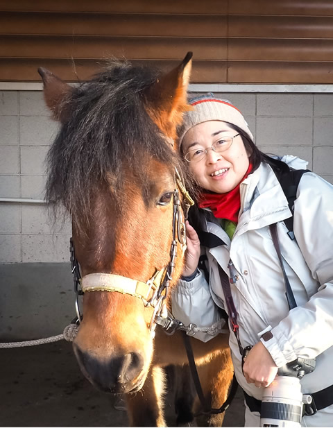 大岩友理氏と木曽馬